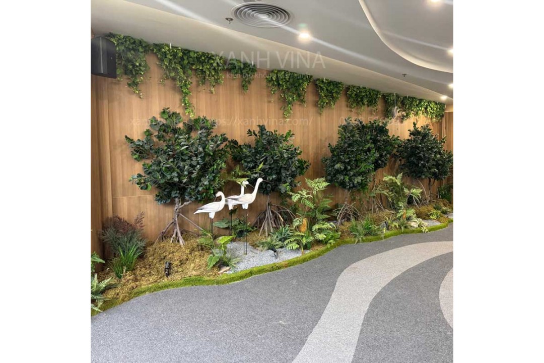 Tiểu cảnh cây giả tại Vincom Long Biên Hà Nội